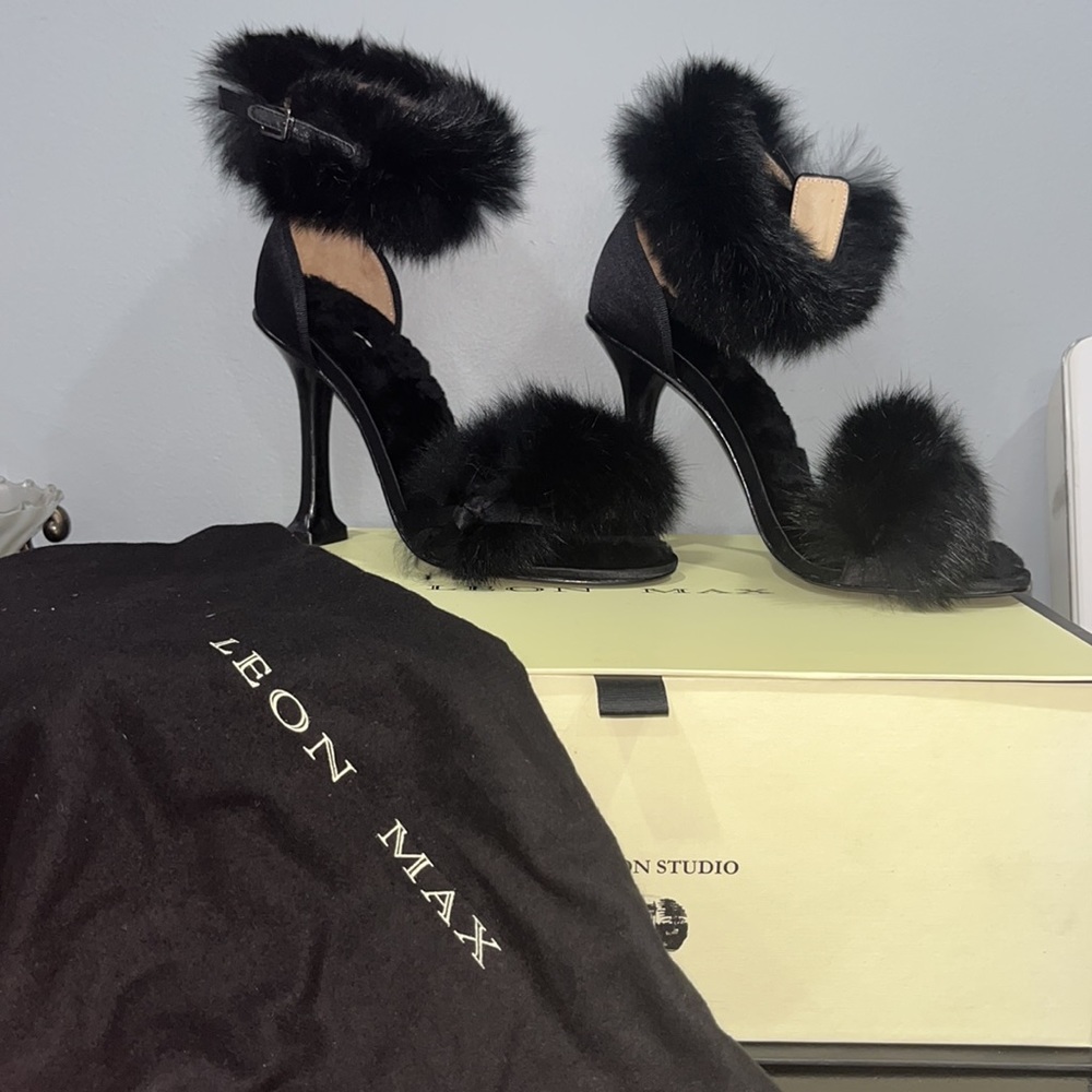NIB Leon Max Elite Black Satin & Rabbit Fur Ankle Strap Heels Shoes